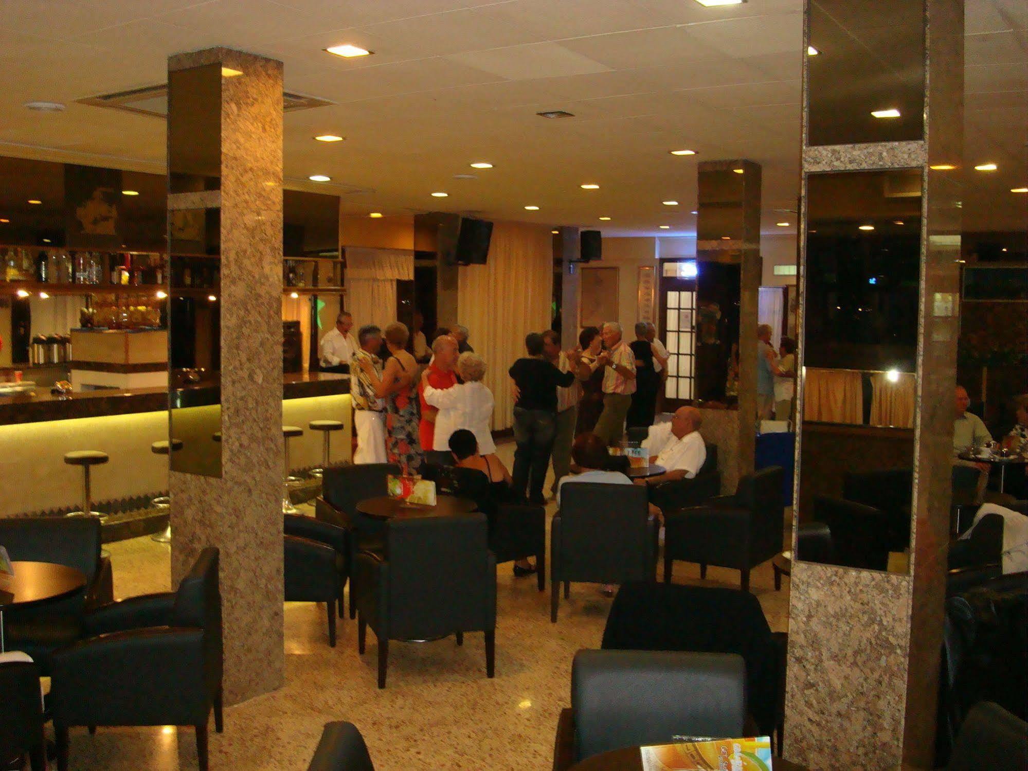 Hotel Univers Росес Екстер'єр фото